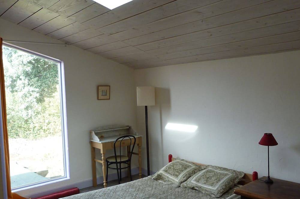 Villa near Uzès, 230m², 8 pers. Max, Pmr access in Vallabrix, Nimes region