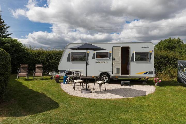 Holiday letting for 2 people, with Terrace and Garden as well as View in Alstonefield