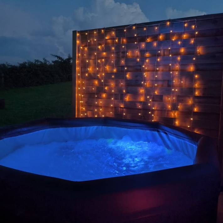 Caravane pour 2 personnes, avec jacuzzi et terrasse en Auvergne - 2