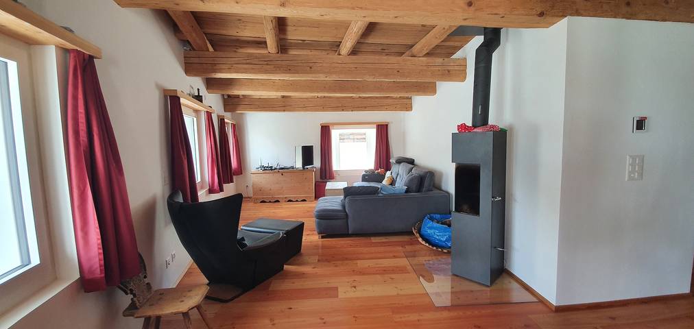 Ganze Ferienwohnung, Ferienwohnung am Dorfplatz Lavin - Wohnung mit atemberaubender Aussicht in Lavin, Unterengadin