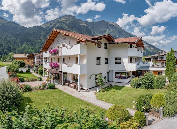 Pension für 3 Personen, mit Balkon und Terrasse sowie Garten in Huben