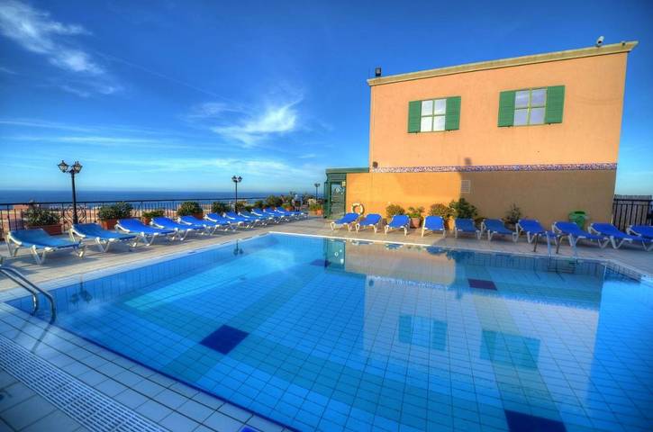 Hôtel pour 2 personnes, avec vue ainsi que piscine et terrasse