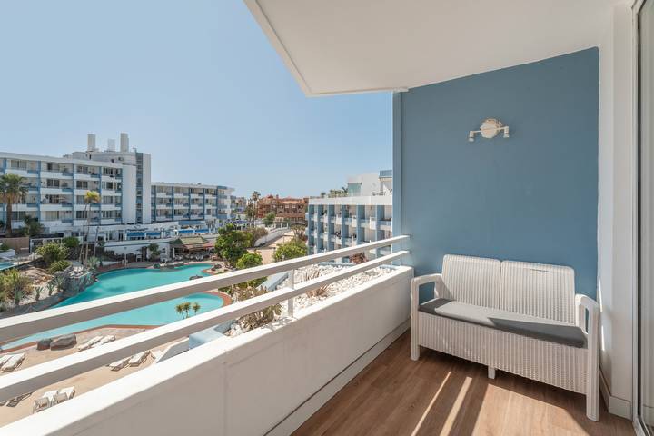 Holiday rental for 4 people, with children pool and balcony in Golf del Sur