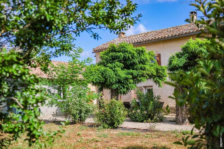 Location de vacances pour 9 personnes, avec jardin à Brens - 3