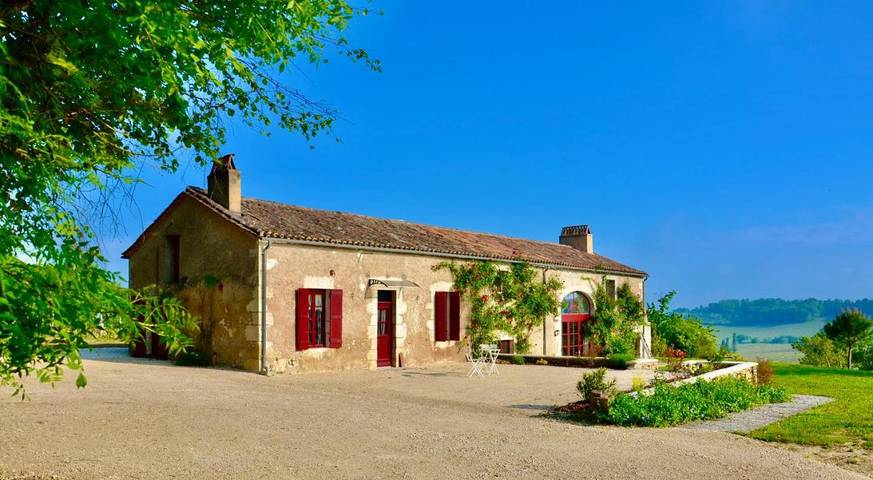 Location de vacances pour 2 personnes, avec piscine ainsi que jardin et vue à Pomport - 4