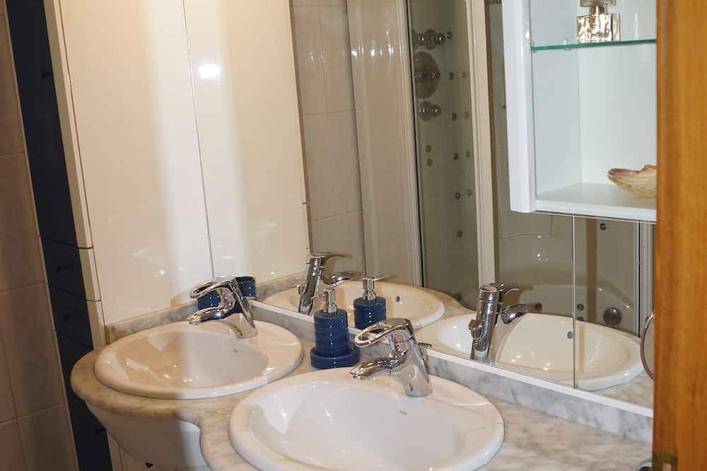 Geheel appartement, Appartement met uitzicht op zee in Halbinsel von Setúbal