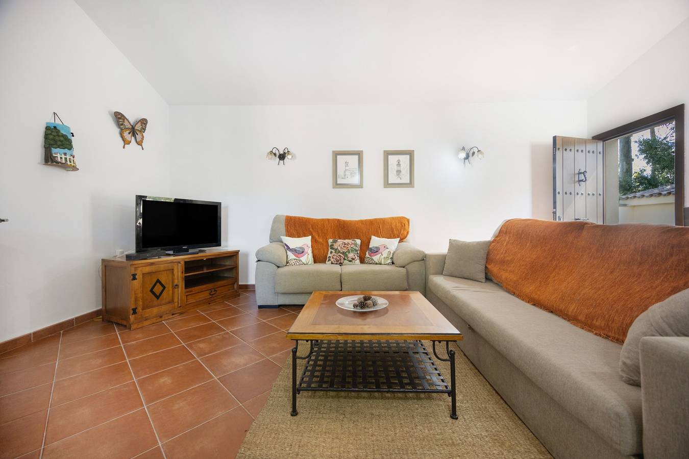 Casa Vacacional 'Chalet Juan' con Jardín Privado y Wi-Fi in Playa La Barrosa, Chiclana de la Frontera
