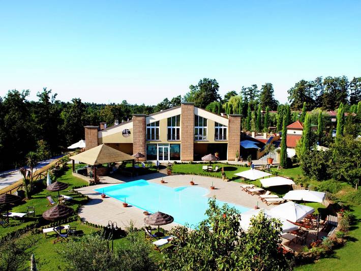 Agriturismo per 6 persone, con Idromassaggio e Giardino nonché Piscina e Sauna a Fucecchio