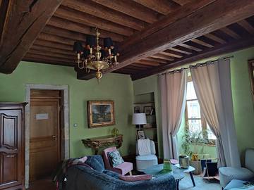 Gîte pour 2 personnes, avec vue et jardin, animaux acceptés à Châteauneuf (Côte-d'Or)