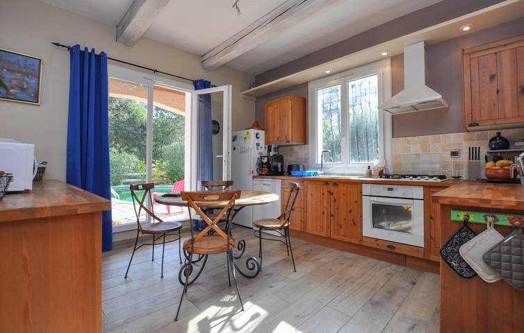 Location de vacances pour 6 personnes, avec jardin et piscine à Besse-sur-Issole - 4