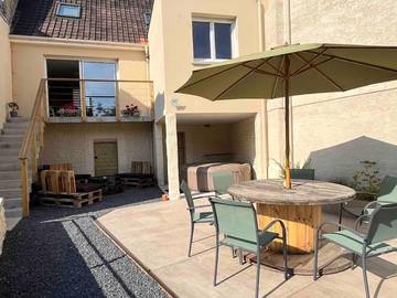 Gîte pour 6 personnes, avec vue ainsi que vue sur le lac et jardin, animaux acceptés dans Long