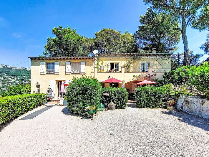 Appartement de vacances pour 3 personnes, avec piscine et terrasse