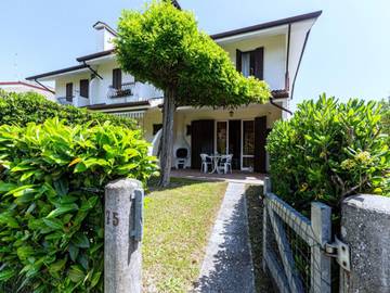 Ferienhaus für 6 Personen, mit Pool und Balkon sowie Garten, mit Haustier in Caorle