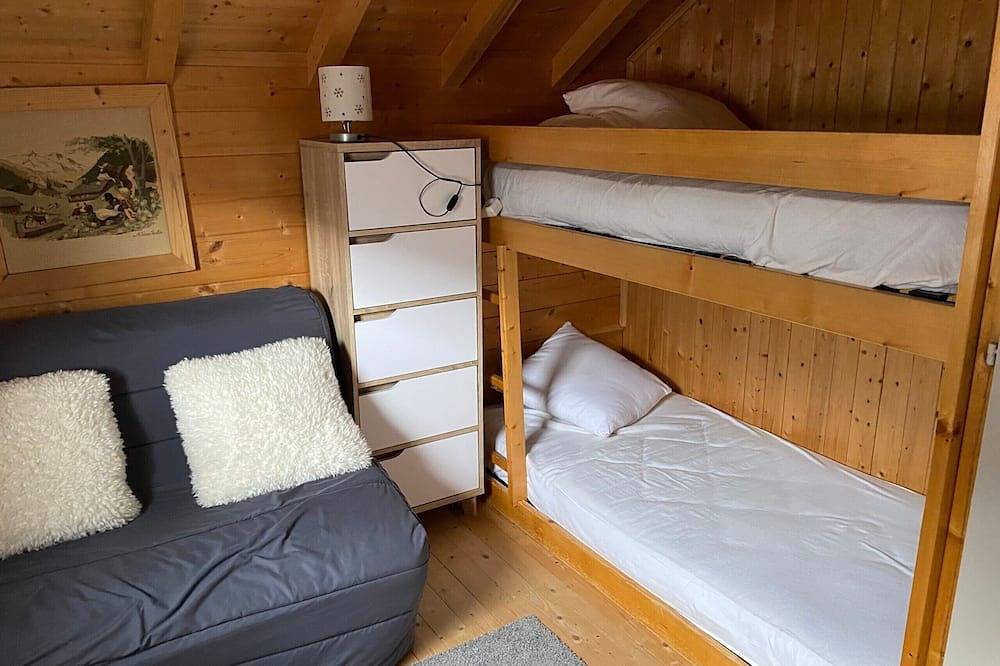 Chalet “6p Comfort - La Tourmaline” with Mountain View, Private Terrace, and Wi-Fi in Verchaix, Bonneville region