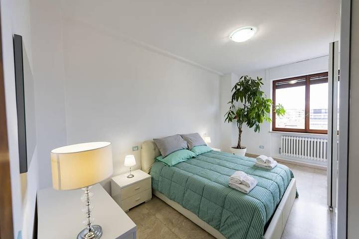 Ganze Wohnung, GuestHost - Charming 60 sqm apartment, perfect for two guests or couple with children, located on the sixth floor of a centrally located building (with elevator Not suitable for guests with disabilities).The property is located on Pescara’s main avenue in Pescara, Pescara Provinz