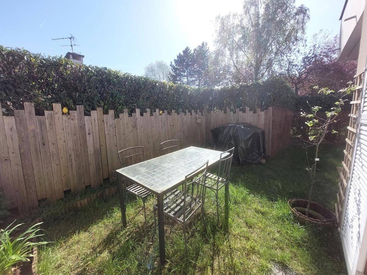 Chambre privée avec Jardin in Les Ulis, Essonne
