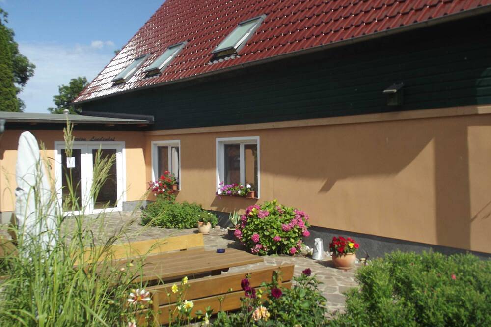 Meise - Family Pension & Apartments Lindenhof in Kachlin, Dargen
