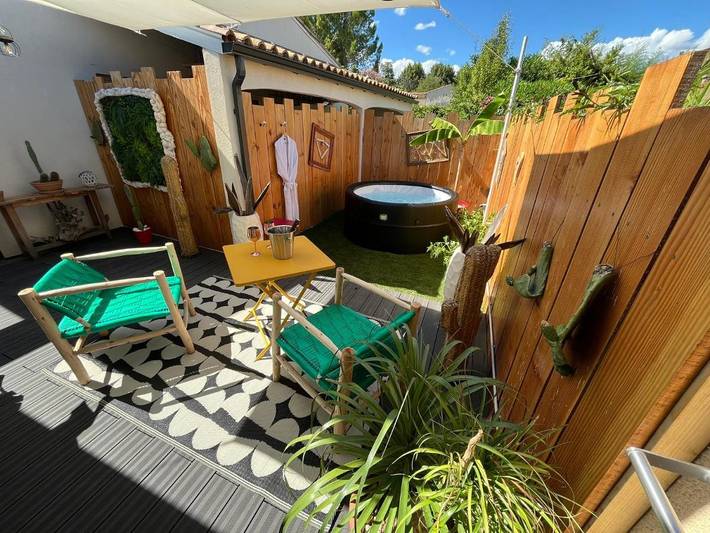 Maison d’hôte pour 2 personnes, avec jardin ainsi que piscine et jacuzzi à Congénies
