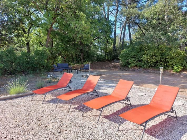 Location de vacances pour 8 personnes, avec jardin et terrasse à Nans-les-Pins - 3