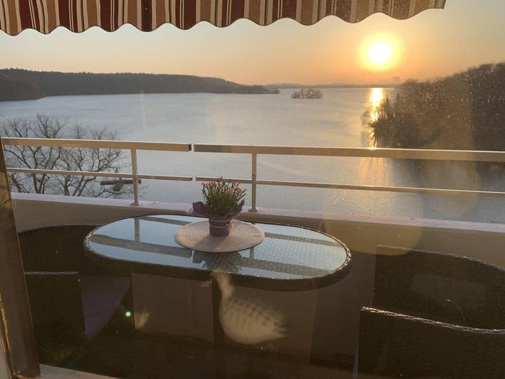 Ferienwohnung für 2 Personen, mit Balkon und Seeblick am Dieksee