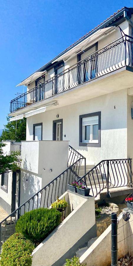 Ferienwohnung für 7 Personen, mit Garten und Ausblick