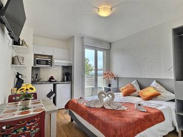 Gîte pour 2 personnes, avec vue et terrasse à Chelles