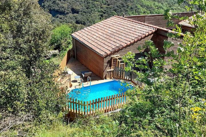 Gîte pour 4 personnes, avec Terrasse et Piscine à Pézènes-les-Mines