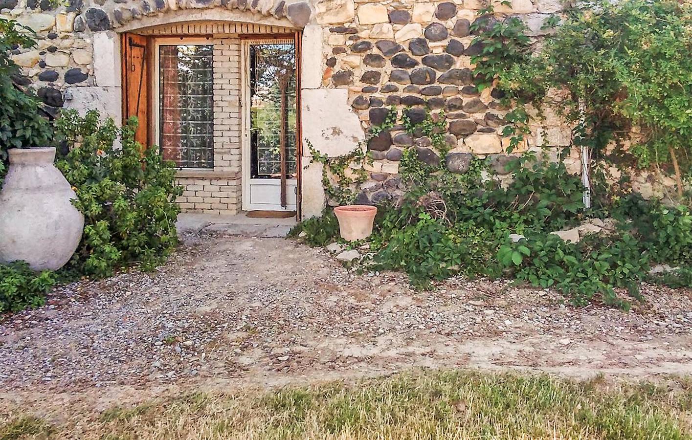 Appartement confortable avec piscine et Wi-Fi près de la rivière Auzon in Saint-Germain, Ardèche