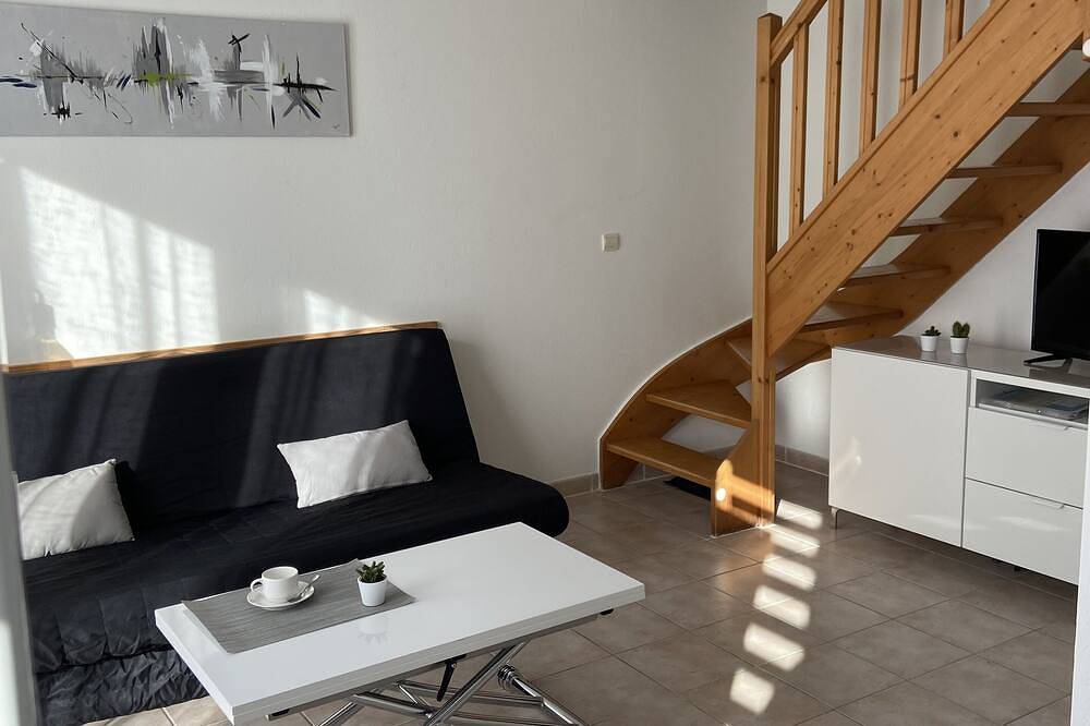 Agréable Maisonnette Mas des Vignes in Calvisson, Nimes region