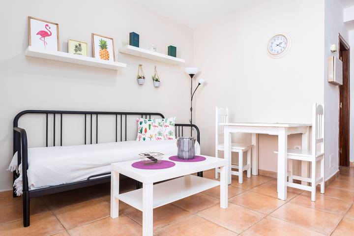 Apartamento entero, Apartamento "Céntrico Lobos" Cerca de la Playa con Balcón y Wi-Fi in Puerto de Corralejo, La Oliva