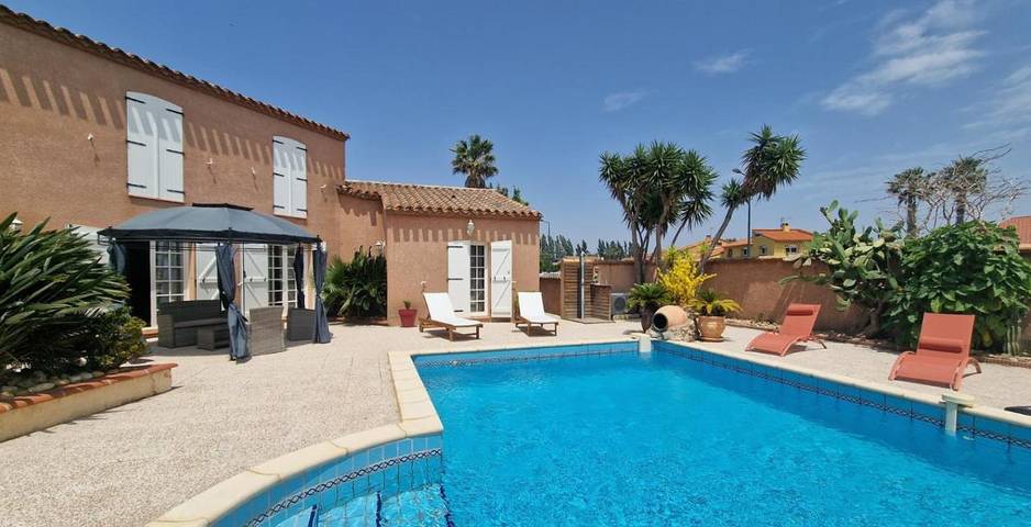 Location de vacances pour 12 personnes, avec jacuzzi ainsi que piscine et jardin à Bompas - 4