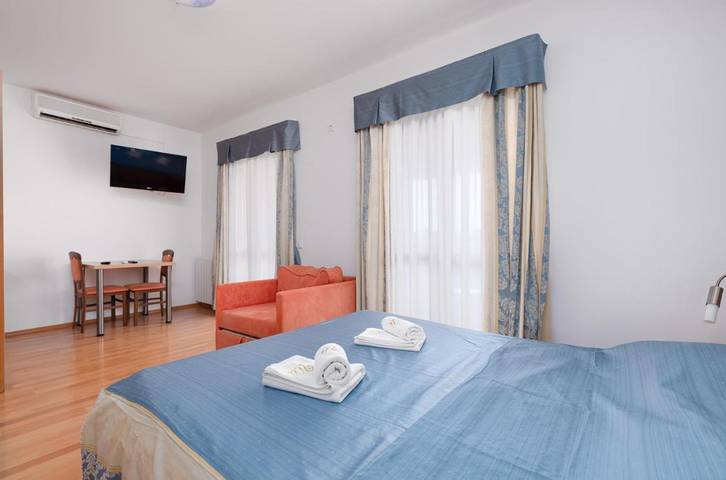 Ferienwohnung für 2 Personen, mit Terrasse in Funtana - 2