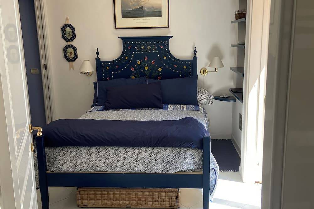 Sabaudia Centro, Kleine Villa mitten im Grünen am See in Sabaudia, Pontinische Ebene
