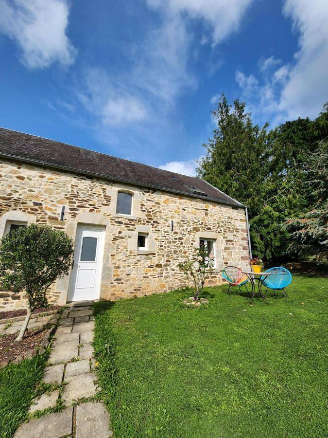 Location de vacances pour 2 personnes, avec jardin ainsi que vue et terrasse dans Sottevast - 3