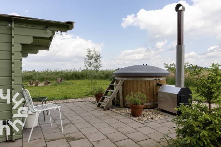 Gemütliche Gruppenunterkunft für 10 Personen mit Whirlpool zwischen den Weiden in Zwolle in Zwolle, Regio Zwolle