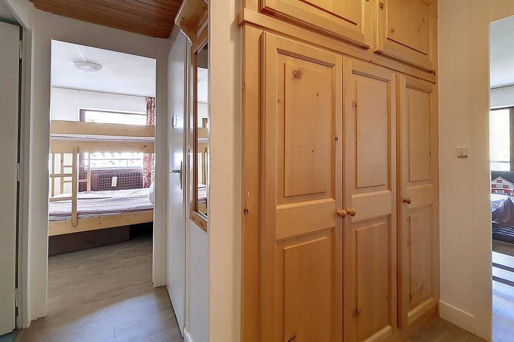 Entire apartment, Spacious Ski-In/Ski-Out Apartment · Balcony · Sleeps 6 in Les Menuires, Saint-Martin-de-Belleville