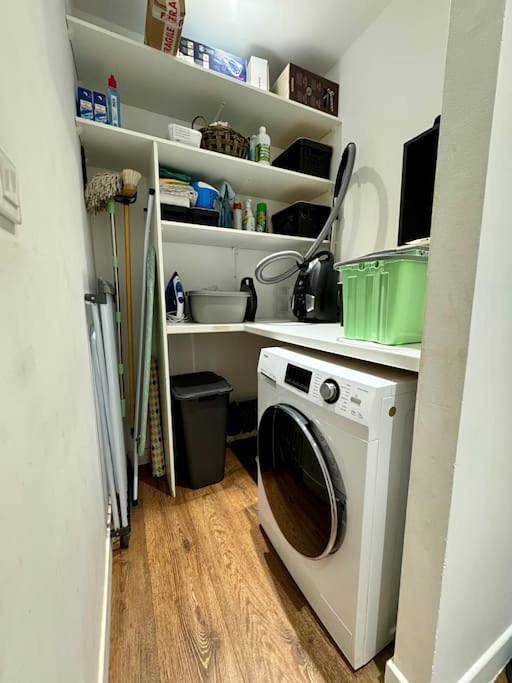 Location de vacances pour 4 personnes, avec vue et terrasse ainsi que piscine et jardin dans Plage de Tiuccia - 2