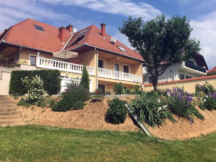 Ferienwohnung für 2 Personen, mit Garten in Heviz - 2
