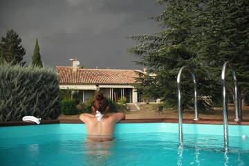 Gîte pour 8 personnes, avec jardin et terrasse à Banon