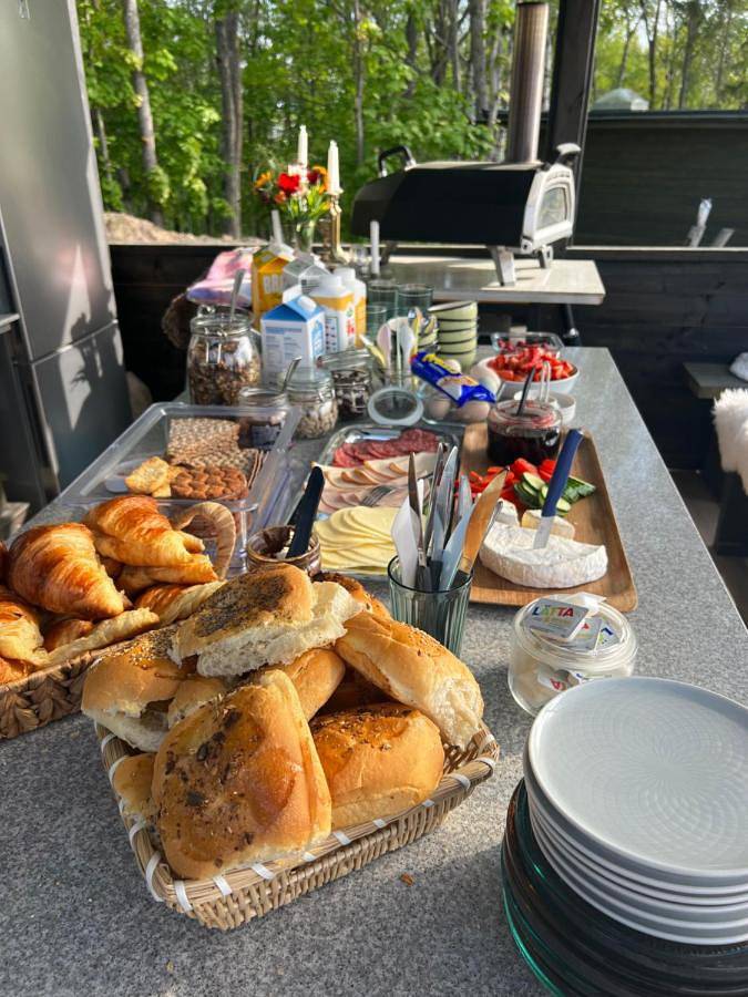 Vättervy Glamping- Ravinstuga in Habo, Vättermeer