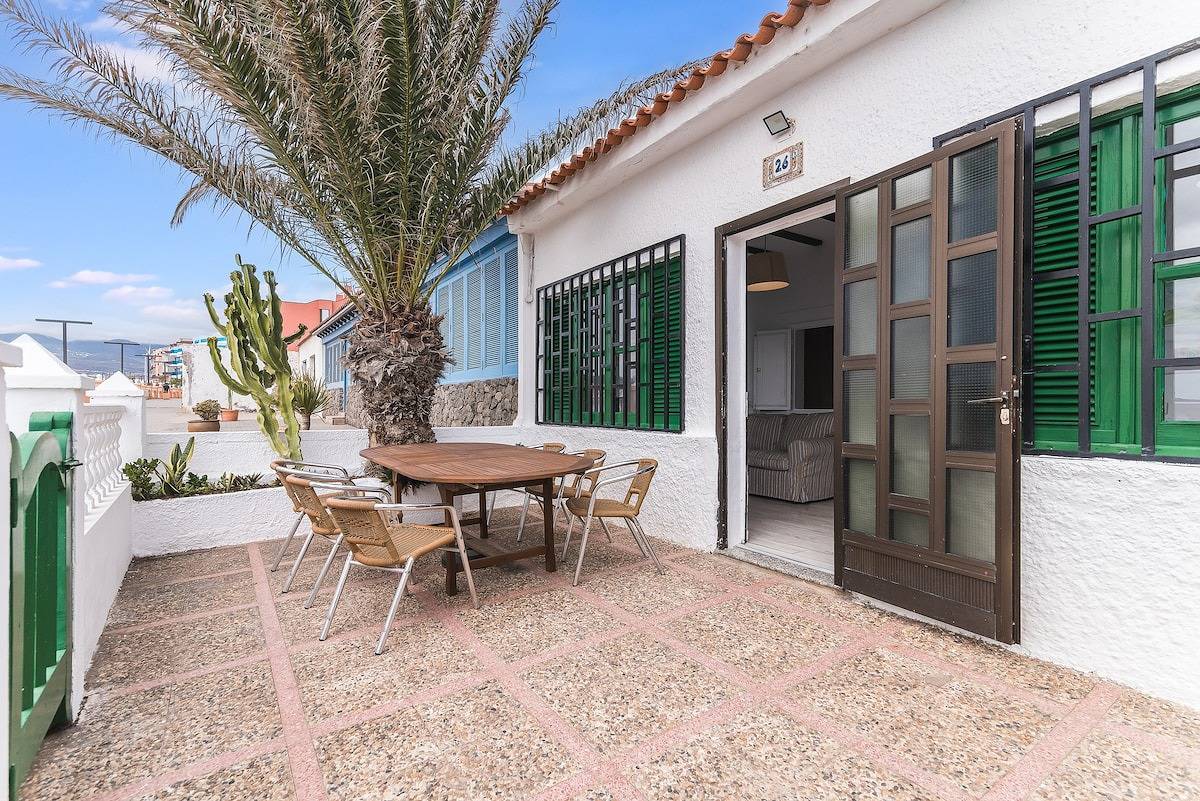Home2Book Oceanfront Bliss in Taliarte in Playa de Melenara, Telde