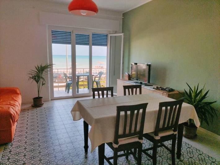 Appartamento per 2 persone, con giardino e balcone nonché panorama in Montemarciano