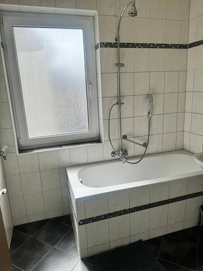 Ferienwohnung für 8 Personen, mit Terrasse und Garten sowie Ausblick in Naila - 4