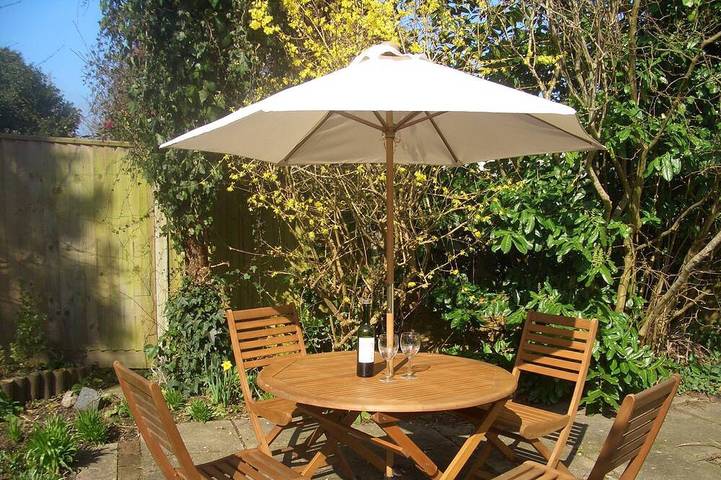 Cottage for 4 people, with Terrace and Garden in Lymington