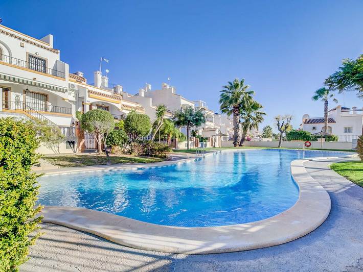 Ferienwohnung für 4 Personen, mit Garten und Kinderpool sowie Terrasse
