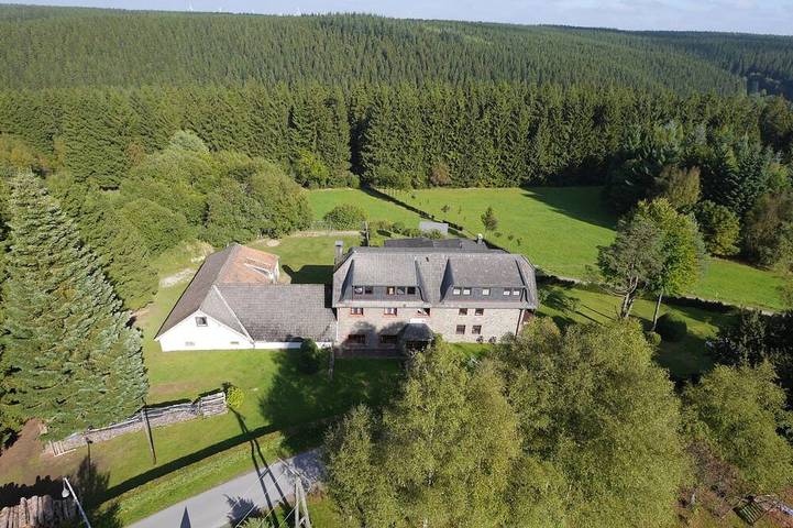 Ferienhaus für 19 Personen, mit Balkon und Garten sowie Sauna in Monschau