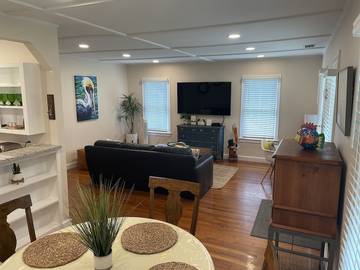 Cabin for 5 Guests in Emerald Coast, Wakulla County, Picture 2