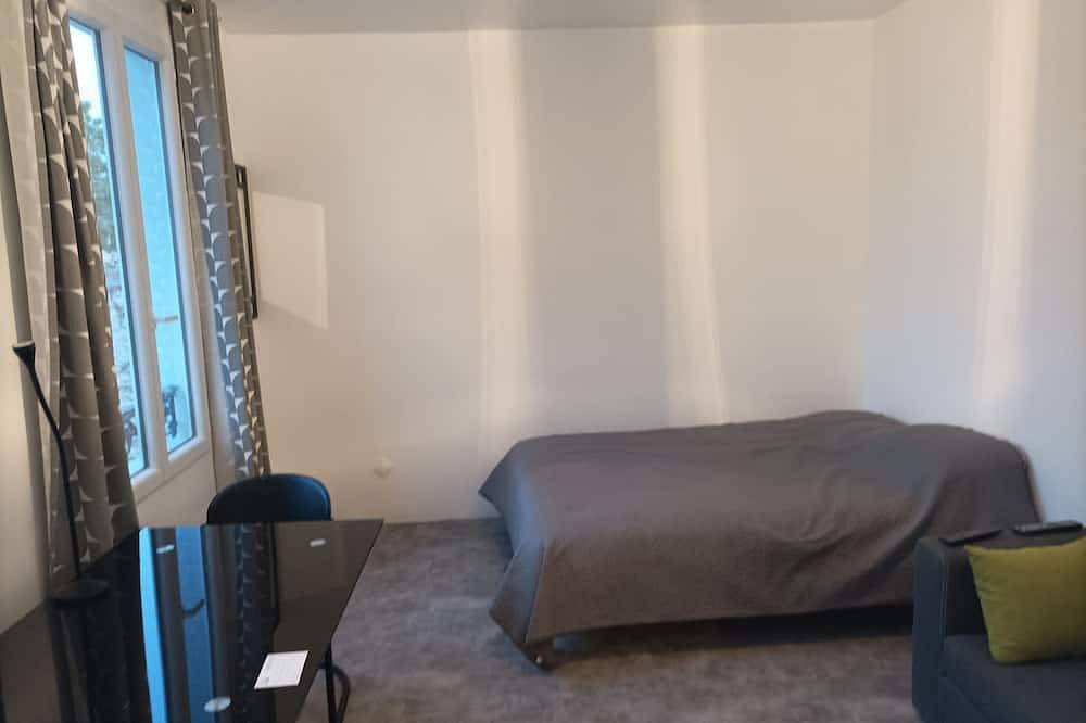 Apartamento entero, Studio in the center of Gennevilliers village in Gennevilliers, Altos del Sena