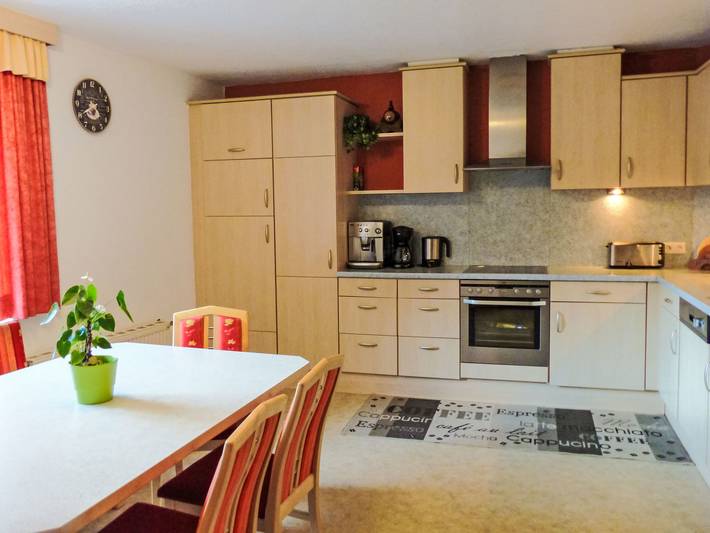 Ferienwohnung für 8 Personen, mit Balkon und Garten sowie Ausblick in Oetz - 3
