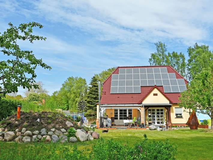 Ferienwohnung für 5 Personen, mit Terrasse und Garten sowie Sauna in Garz/Rügen